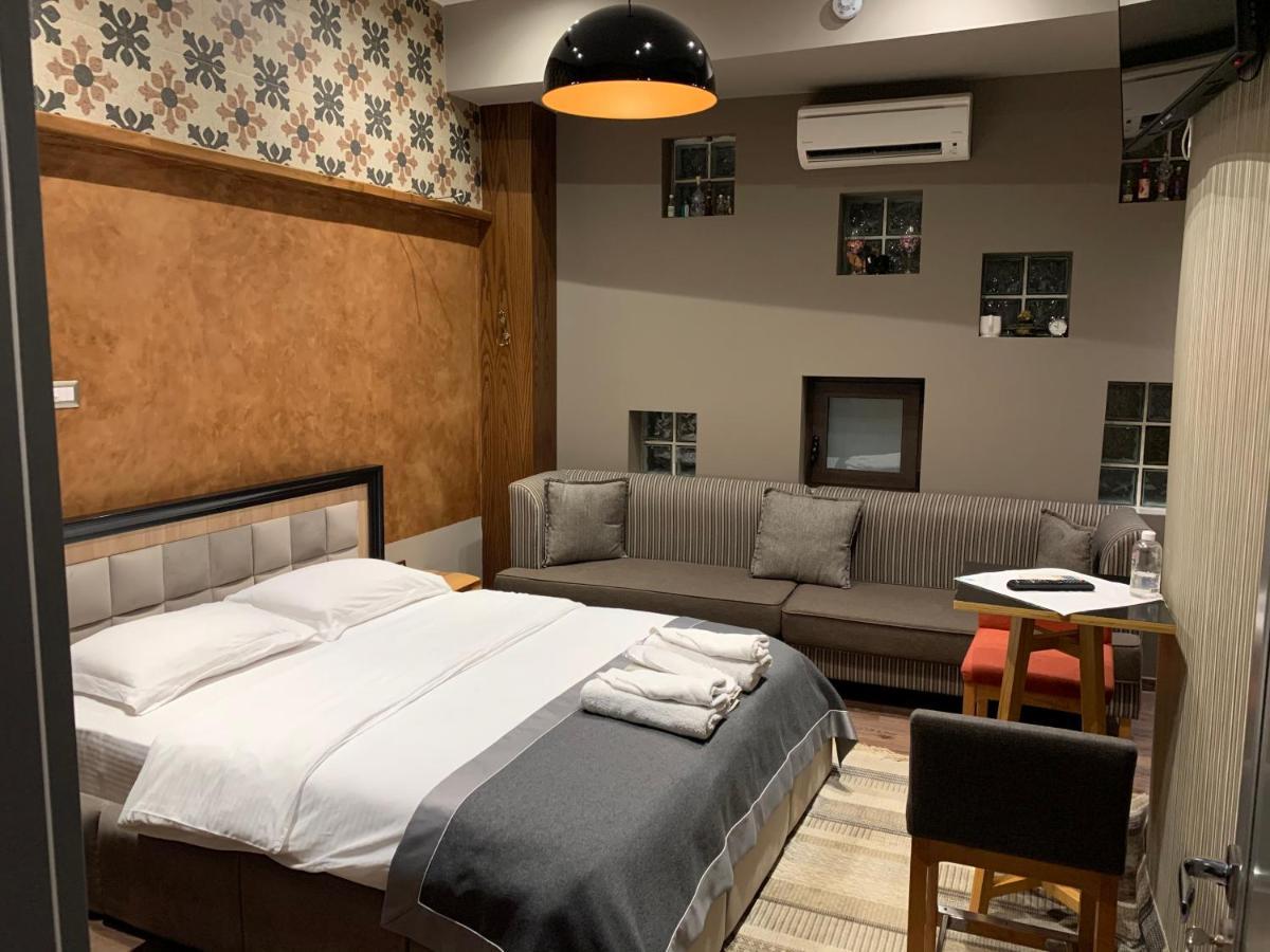 Guest House People Корча Екстериор снимка