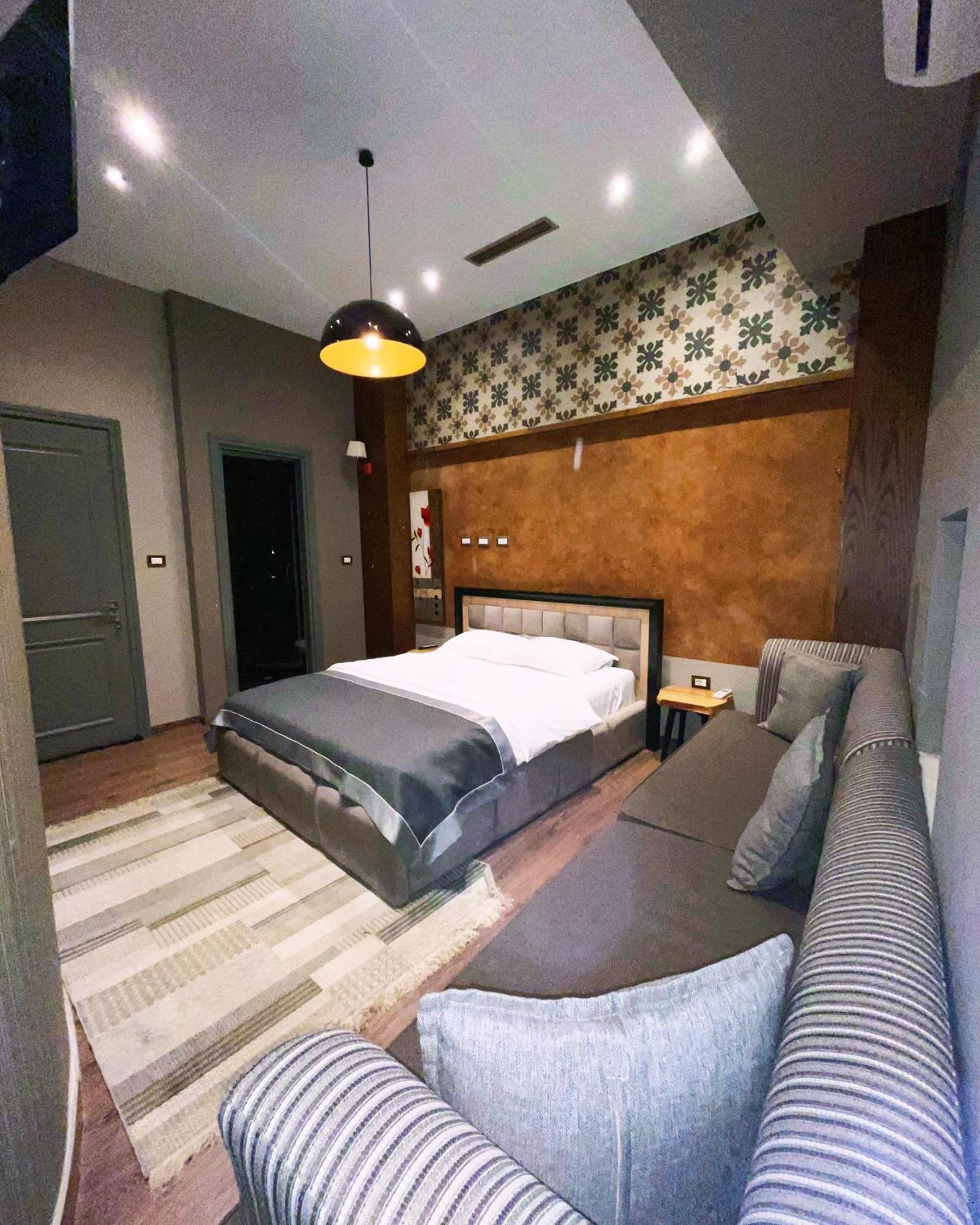 Guest House People Корча Екстериор снимка