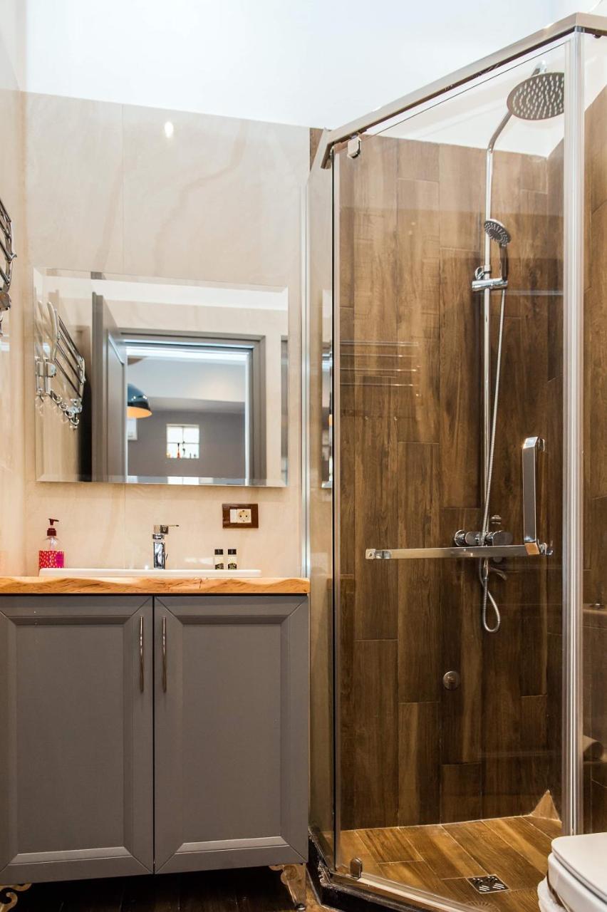Guest House People Корча Екстериор снимка